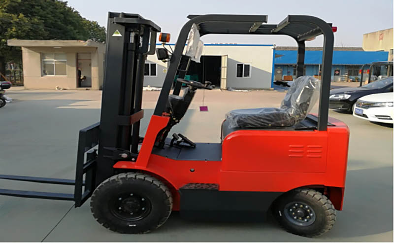 Electric forklift